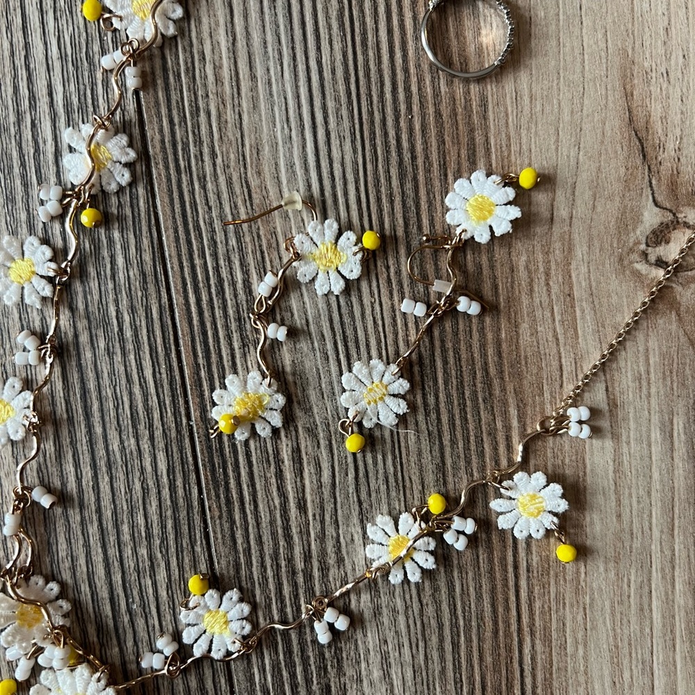 Sunflower necklace with earrings and ring size 7